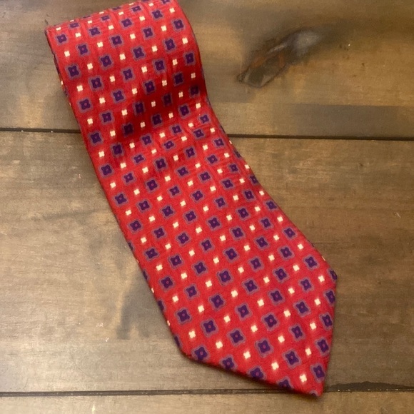 Lord‎ and Taylor Kensington Collection red tie navy geometric square pattern - Picture 1 of 3